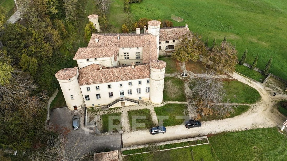 Exceptionnal Restored Castle Panoramic View - 4