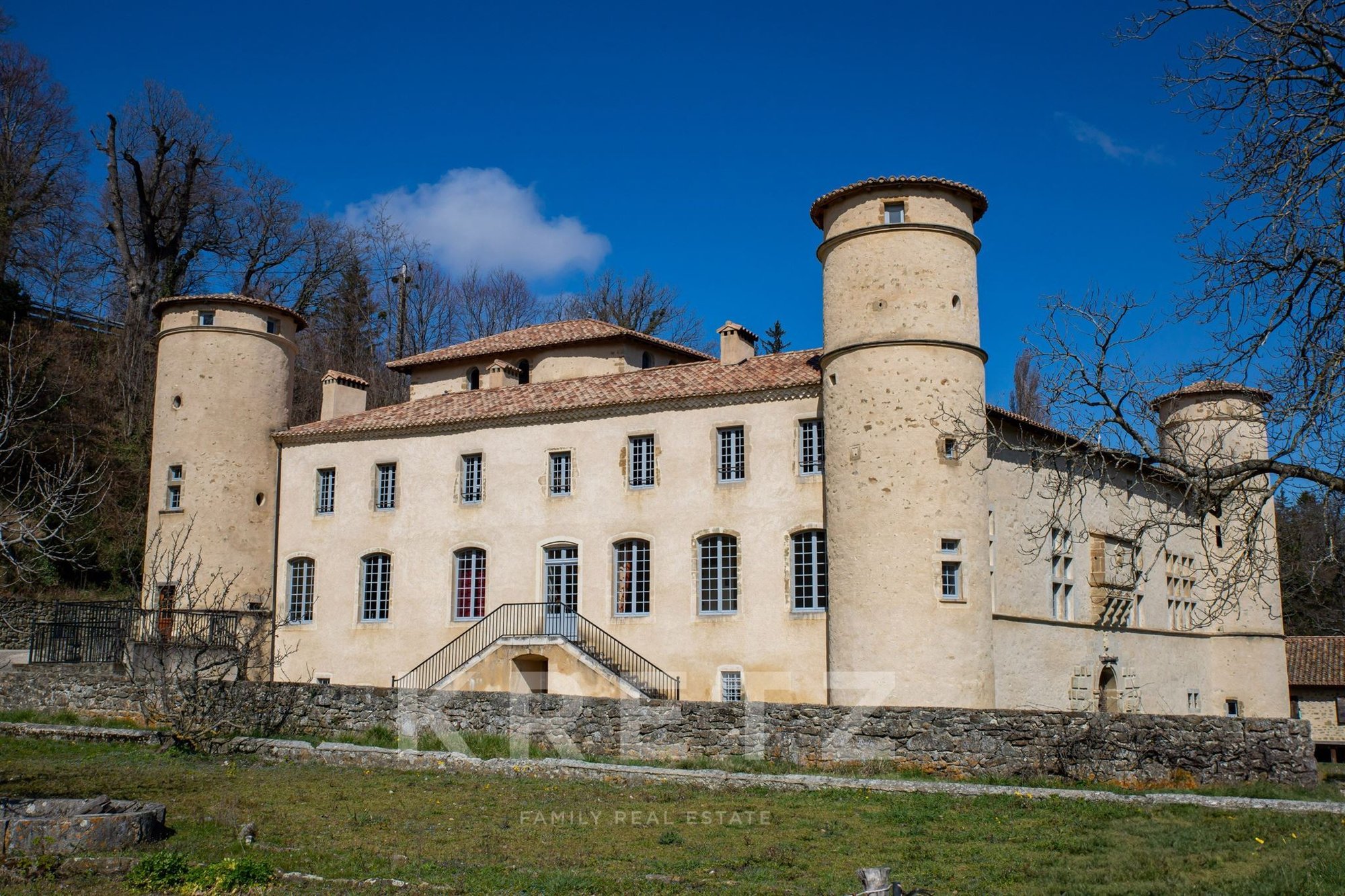 Exceptionnal Restored Castle Panoramic View