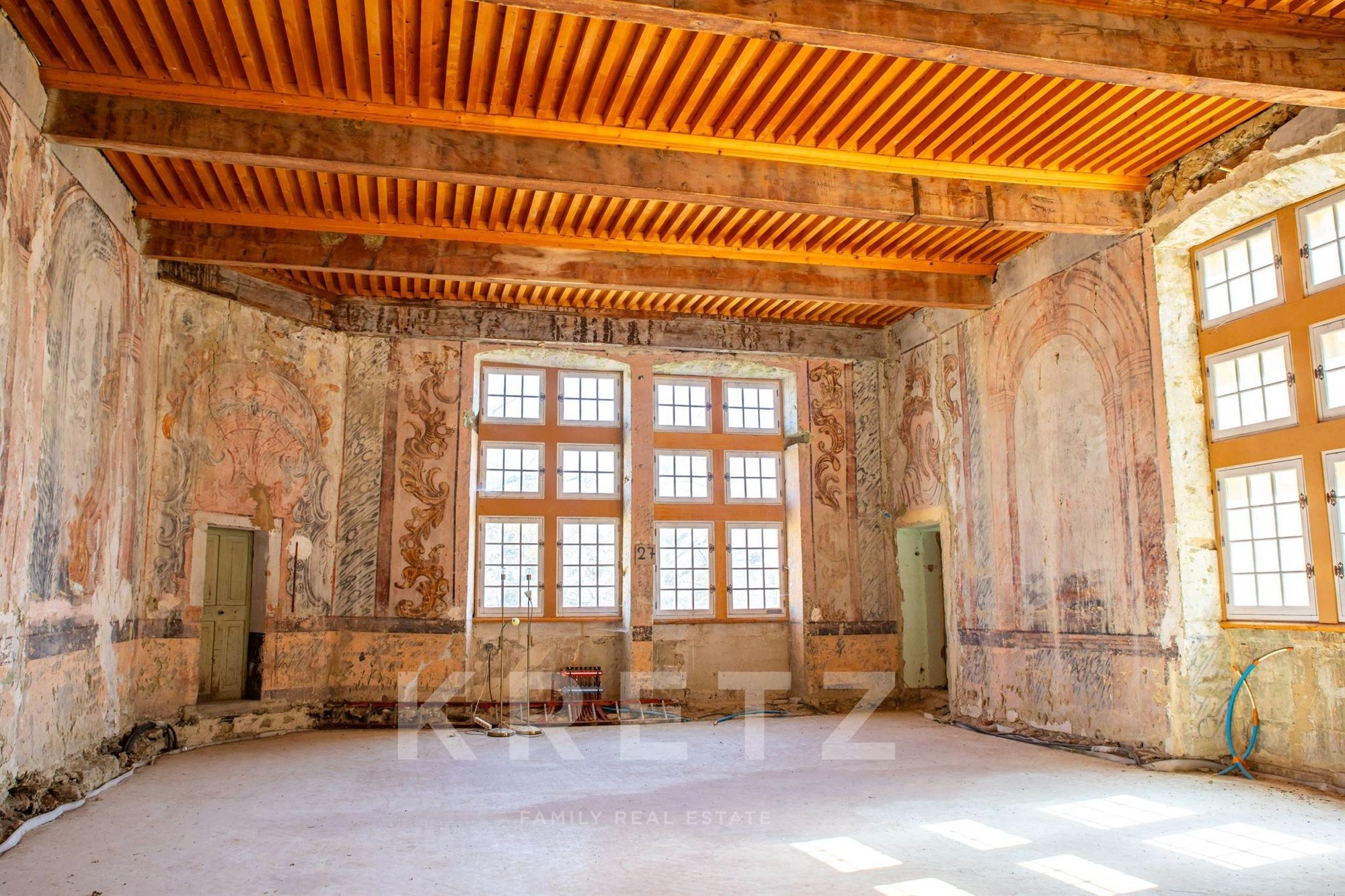 Exceptionnal Restored Castle Panoramic View