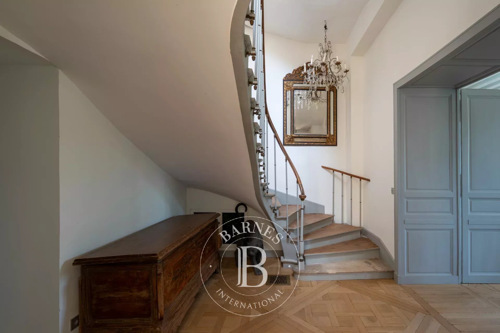 Fontainebleau – Château And Estate Buildings – 30 Hectares – Exceptional Views