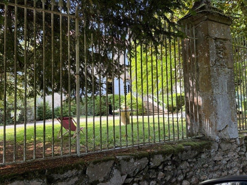 Gers (32), Very Beautiful Family Castle, 45 Ha With Outbuildings, Somewhat Hidden, In A Dominant Posi