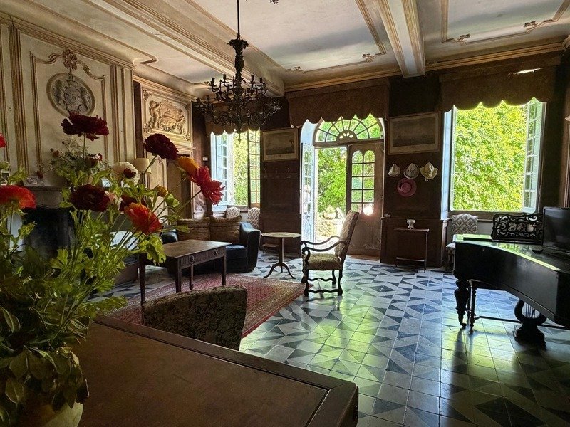 Gers (32), Very Beautiful Family Castle, 45 Ha With Outbuildings, Somewhat Hidden, In A Dominant Posi
