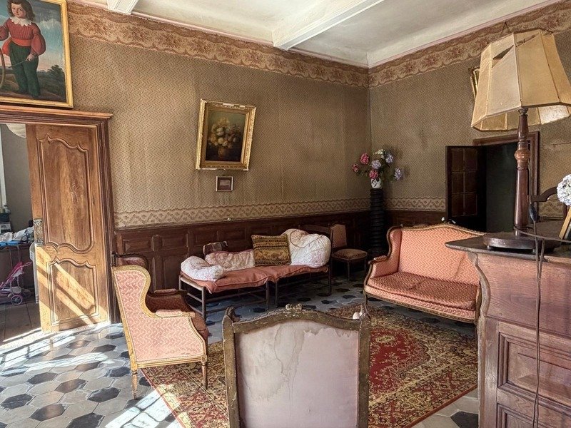 Gers (32), Very Beautiful Family Castle, 45 Ha With Outbuildings, Somewhat Hidden, In A Dominant Posi