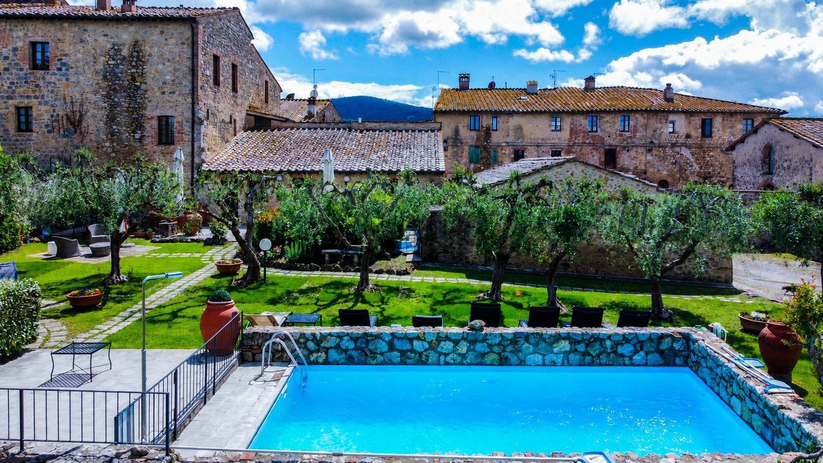 Hamlet For Sale In Monteriggioni