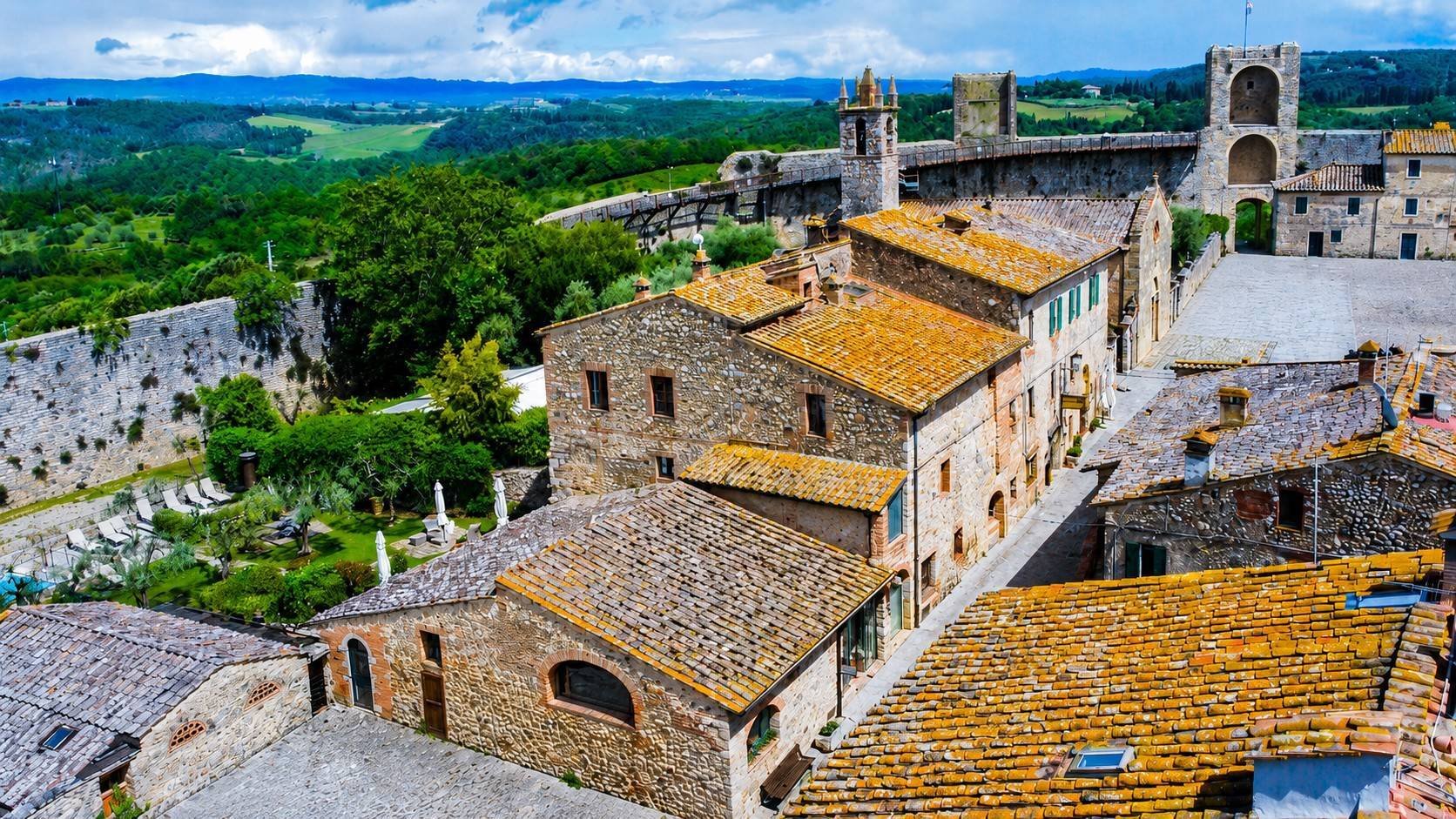 Hamlet For Sale In Monteriggioni