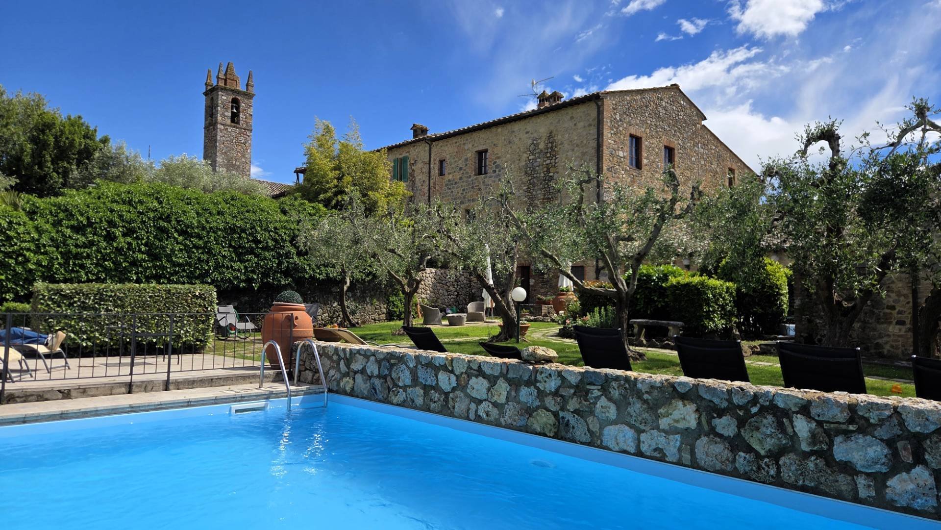 Hamlet For Sale In Monteriggioni