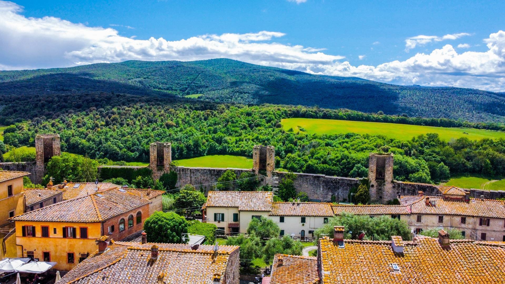 Hamlet For Sale In Monteriggioni