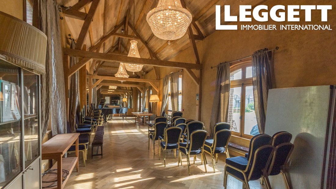 Historic 18th Century Manor Perfect For Events And Luxury Projects - 3