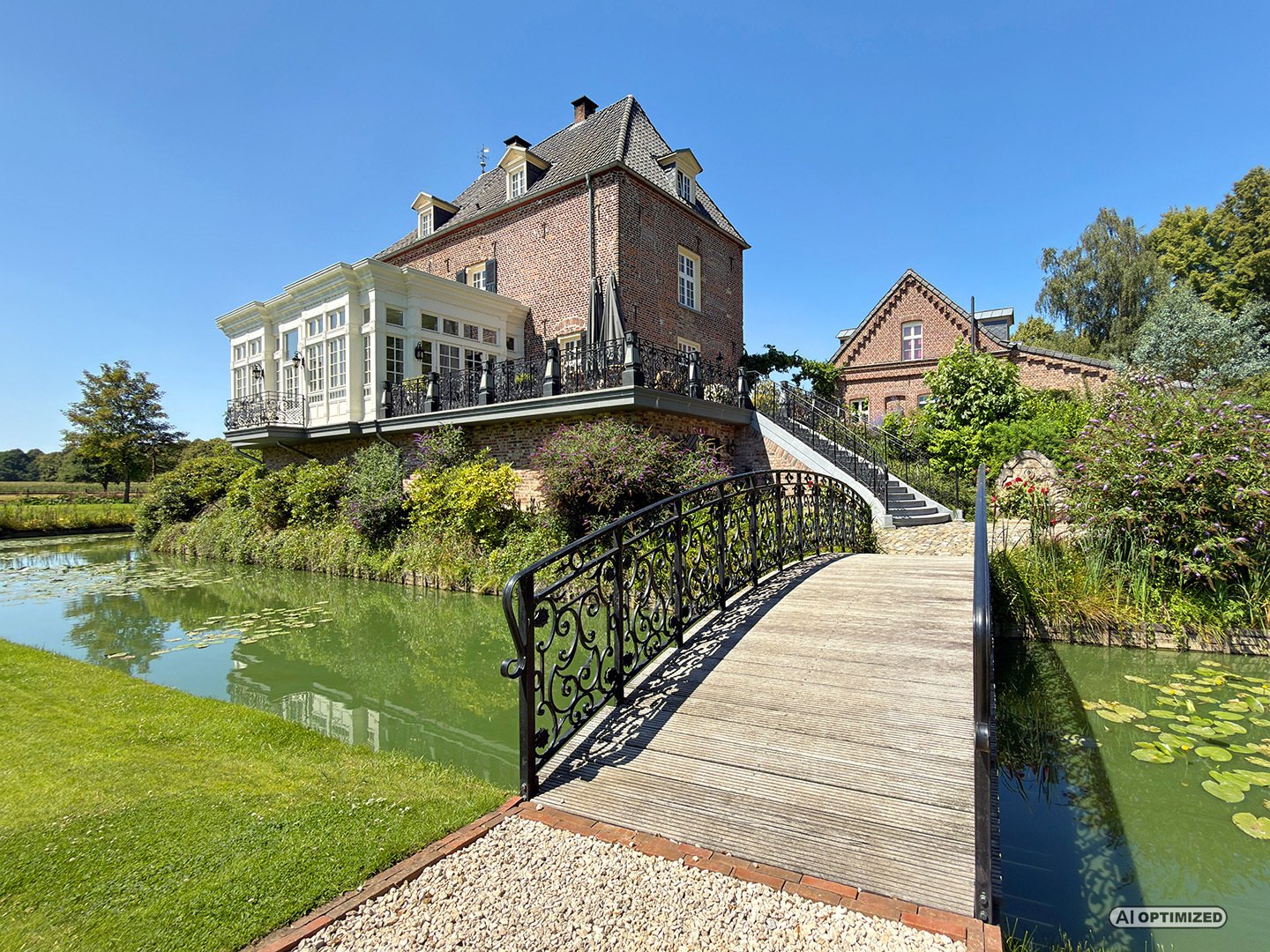 Historic Water Castle On The German Dutch Border – Haus Hardenberg