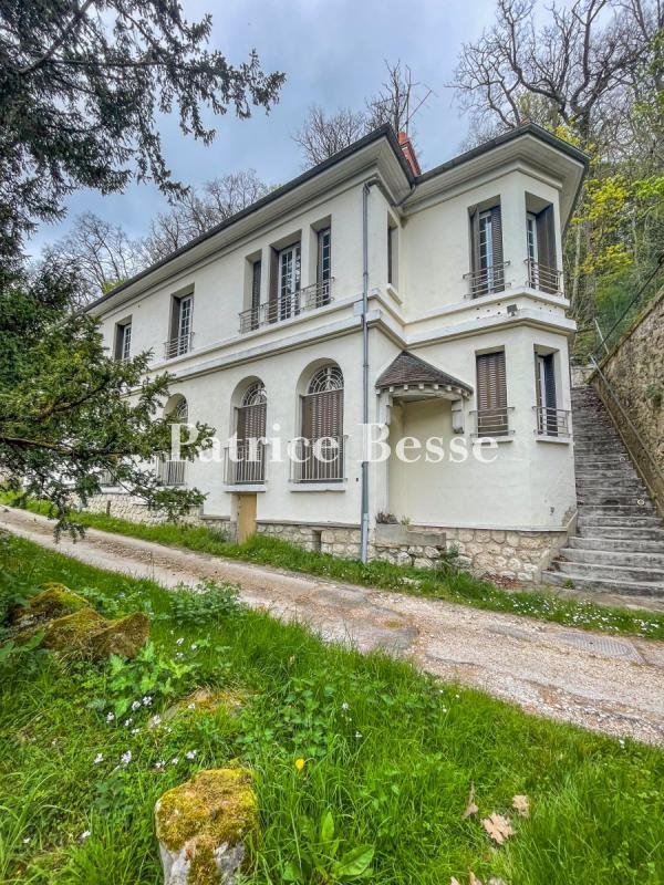 Less Than 10 Km From Fontainebleau And 1h From Paris, 16th Century Royal Chateau, With