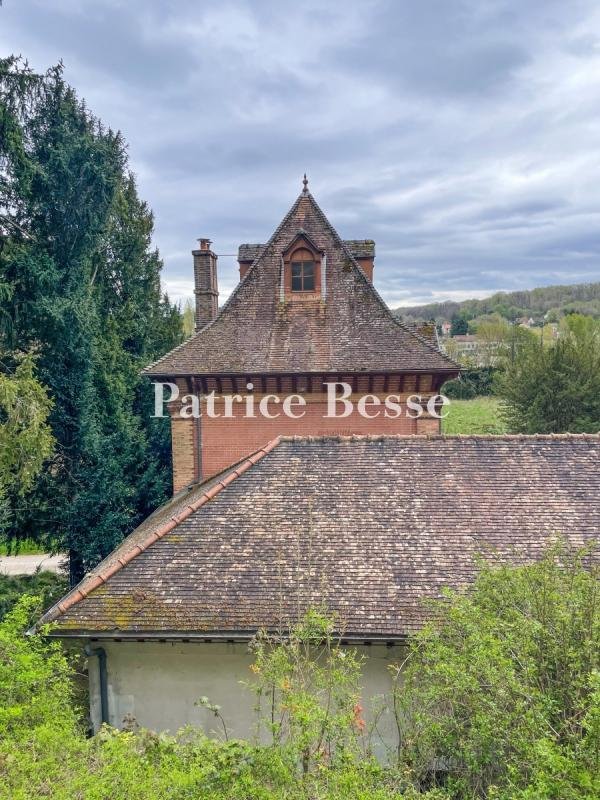 Less Than 10 Km From Fontainebleau And 1h From Paris, 16th Century Royal Chateau, With