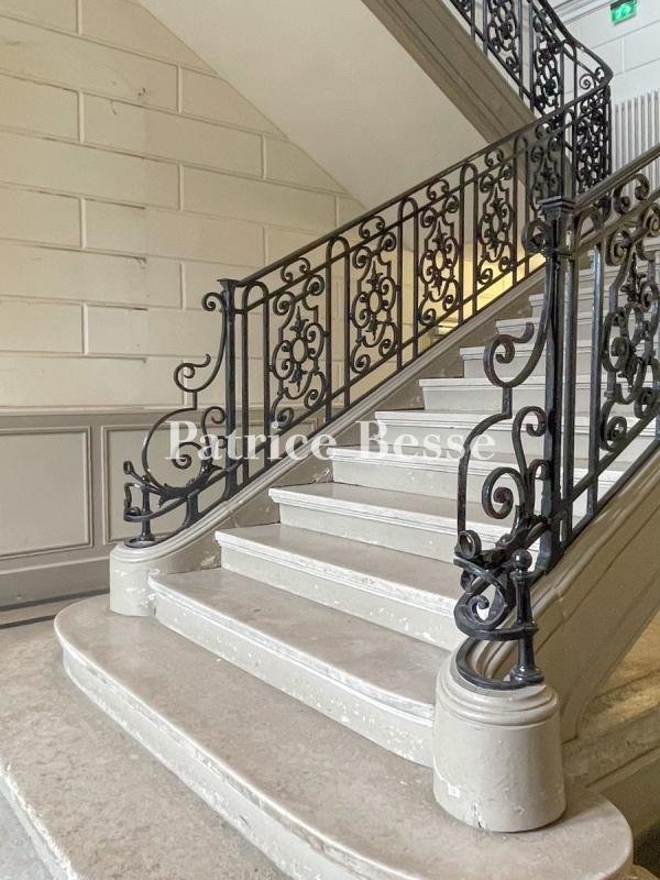 Less Than 10 Km From Fontainebleau And 1h From Paris, 16th Century Royal Chateau, With