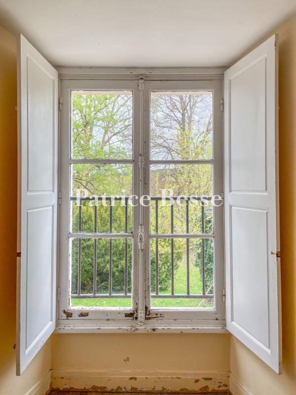 Less Than 10 Km From Fontainebleau And 1h From Paris, 16th Century Royal Chateau, With
