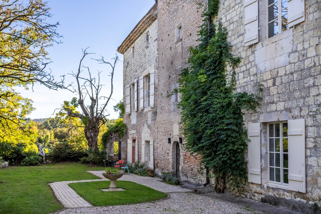 Luxury Family Castle With Event Facilities - 5