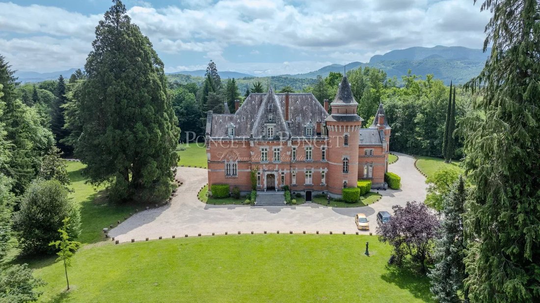 Magical XI Xeme Castle With 31 Ha