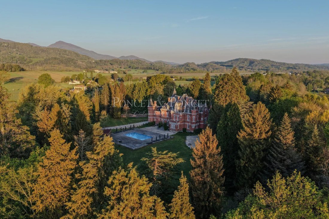 Magical XI Xeme Castle With 31 Ha - 3
