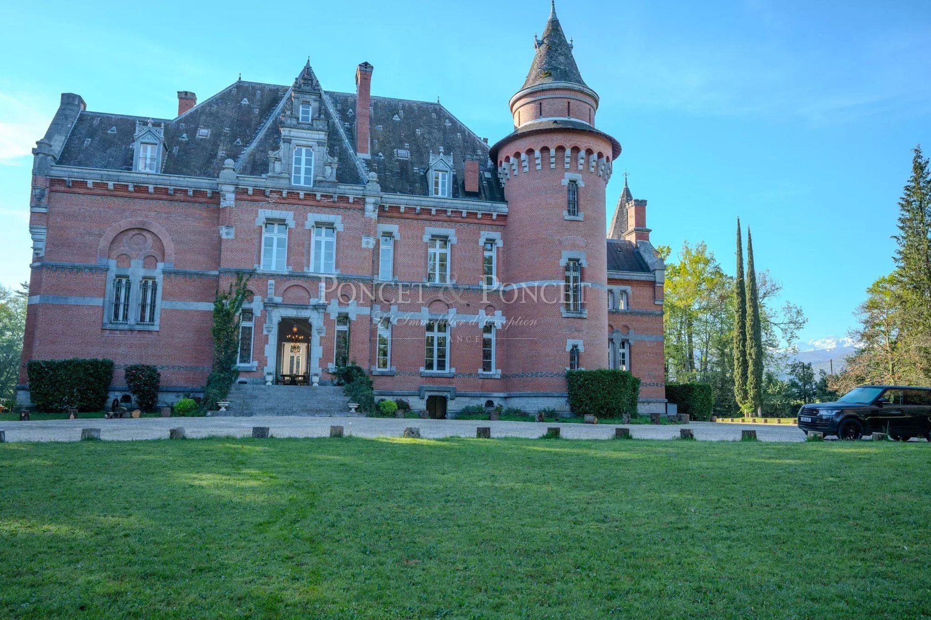 Magical XI Xeme Castle With 31 Ha