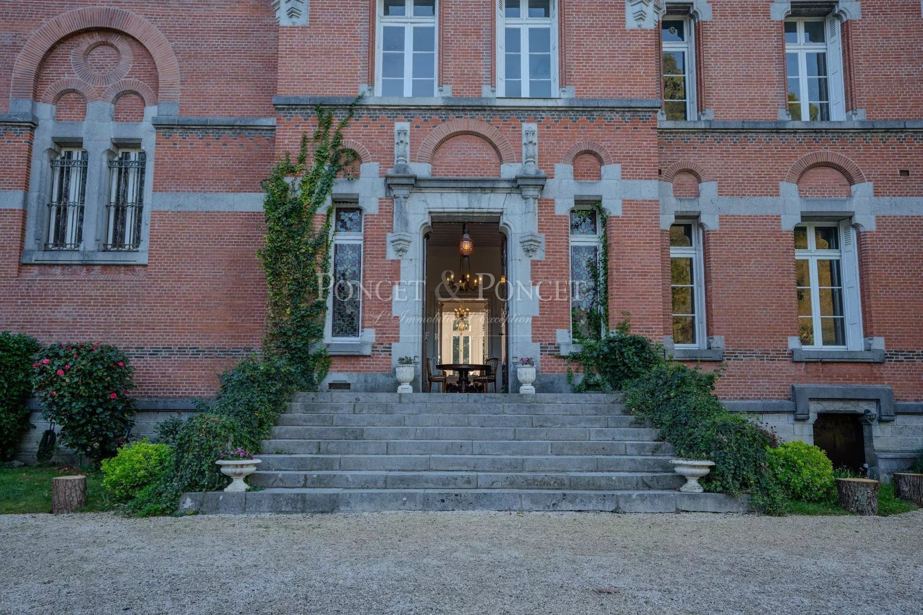 Magical XI Xeme Castle With 31 Ha