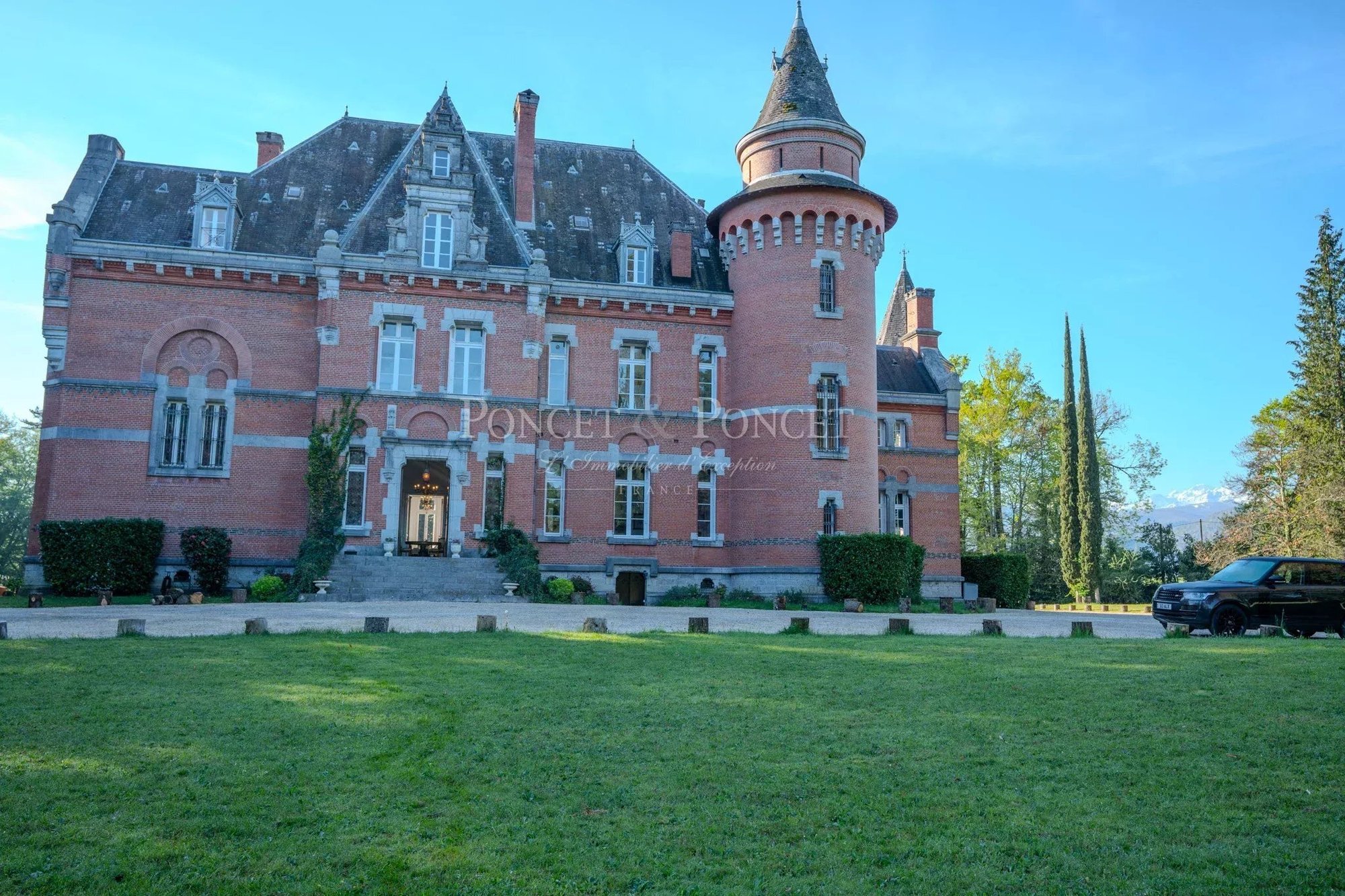 Magical XI Xeme Castle With 31 Ha