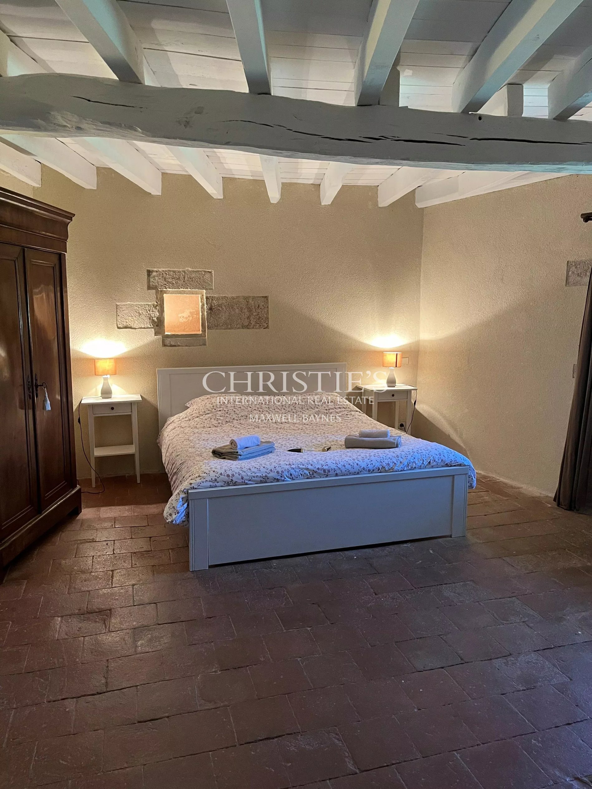 Magnificent Fully Renovated 15 Th Century Château