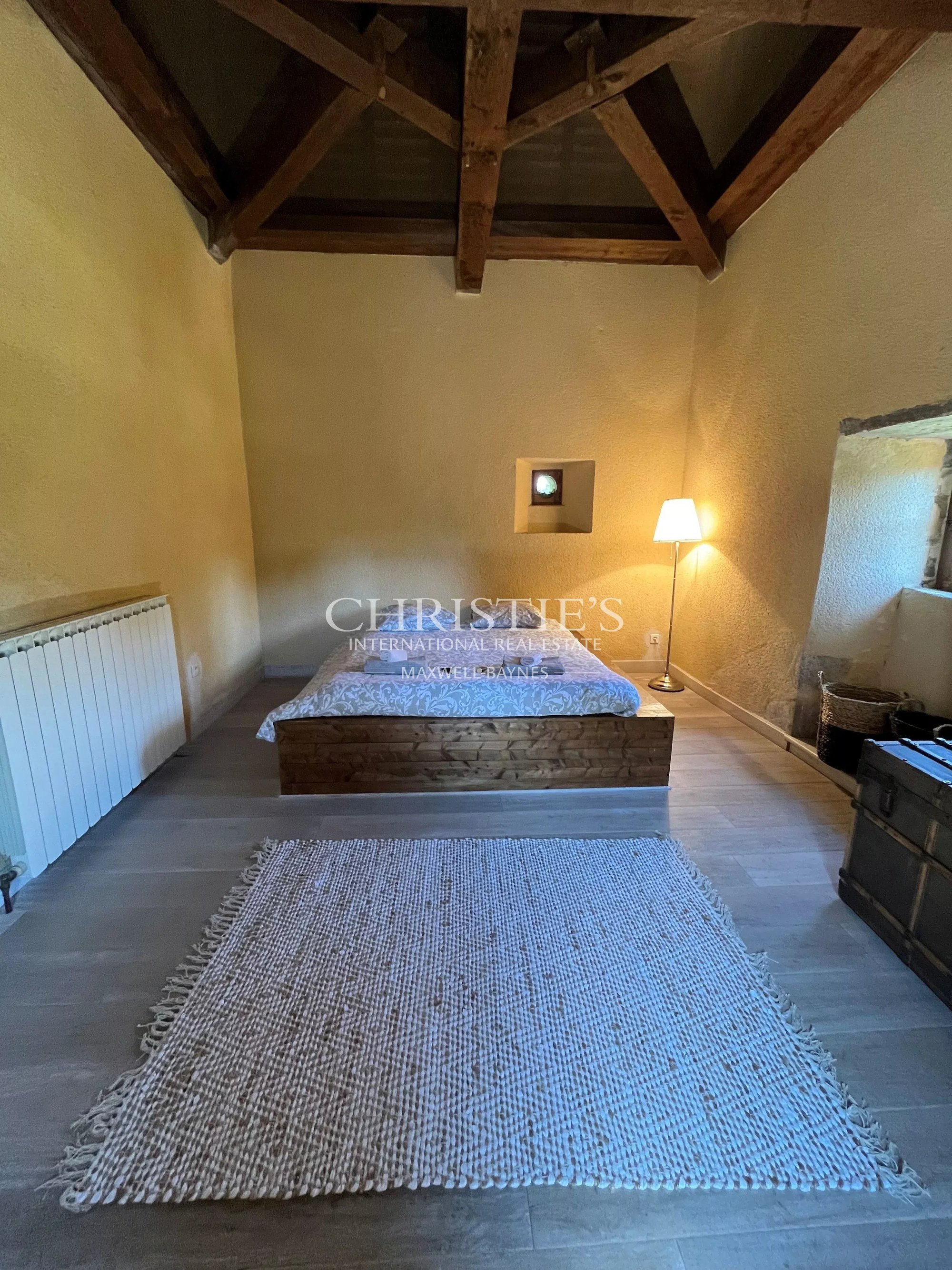 Magnificent Fully Renovated 15 Th Century Château