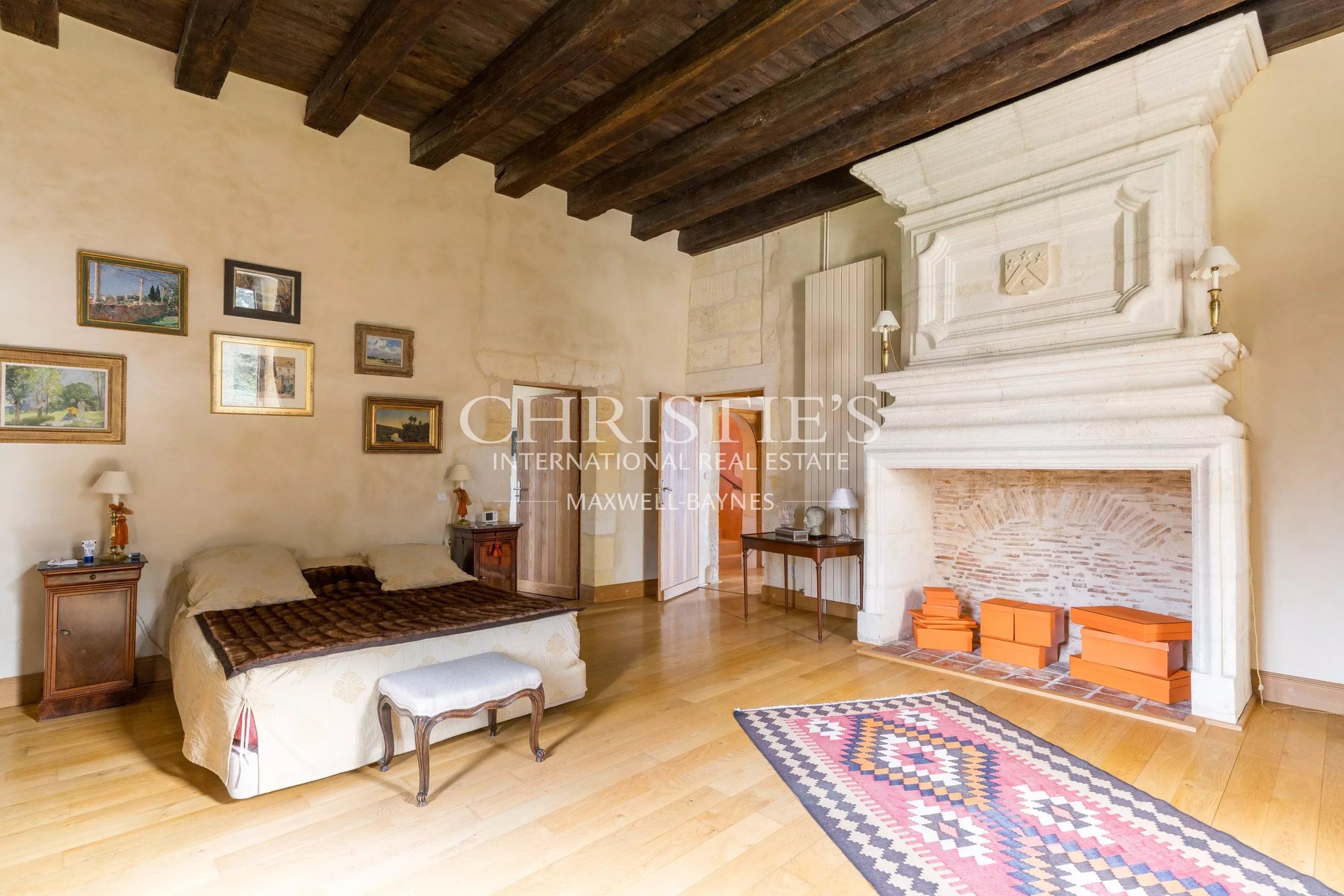 Magnificent Historic Château In The Bordeaux And Saint émilion Region
