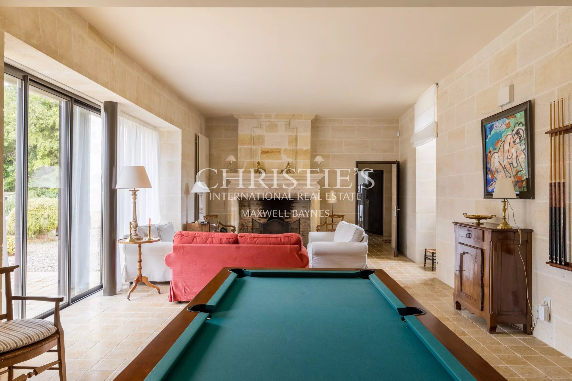 Magnificent Historic Château In The Bordeaux And Saint émilion Region