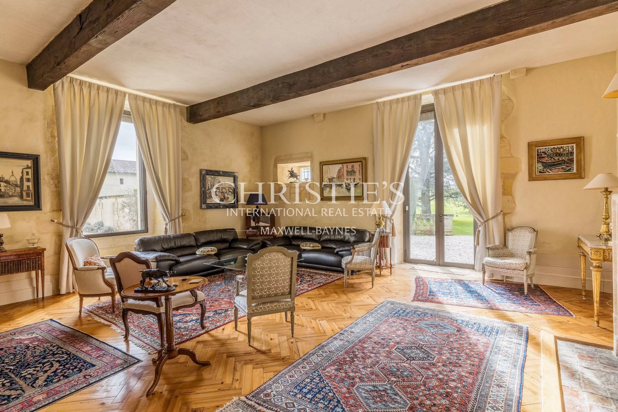 Magnificent Historic Château In The Bordeaux And Saint émilion Region