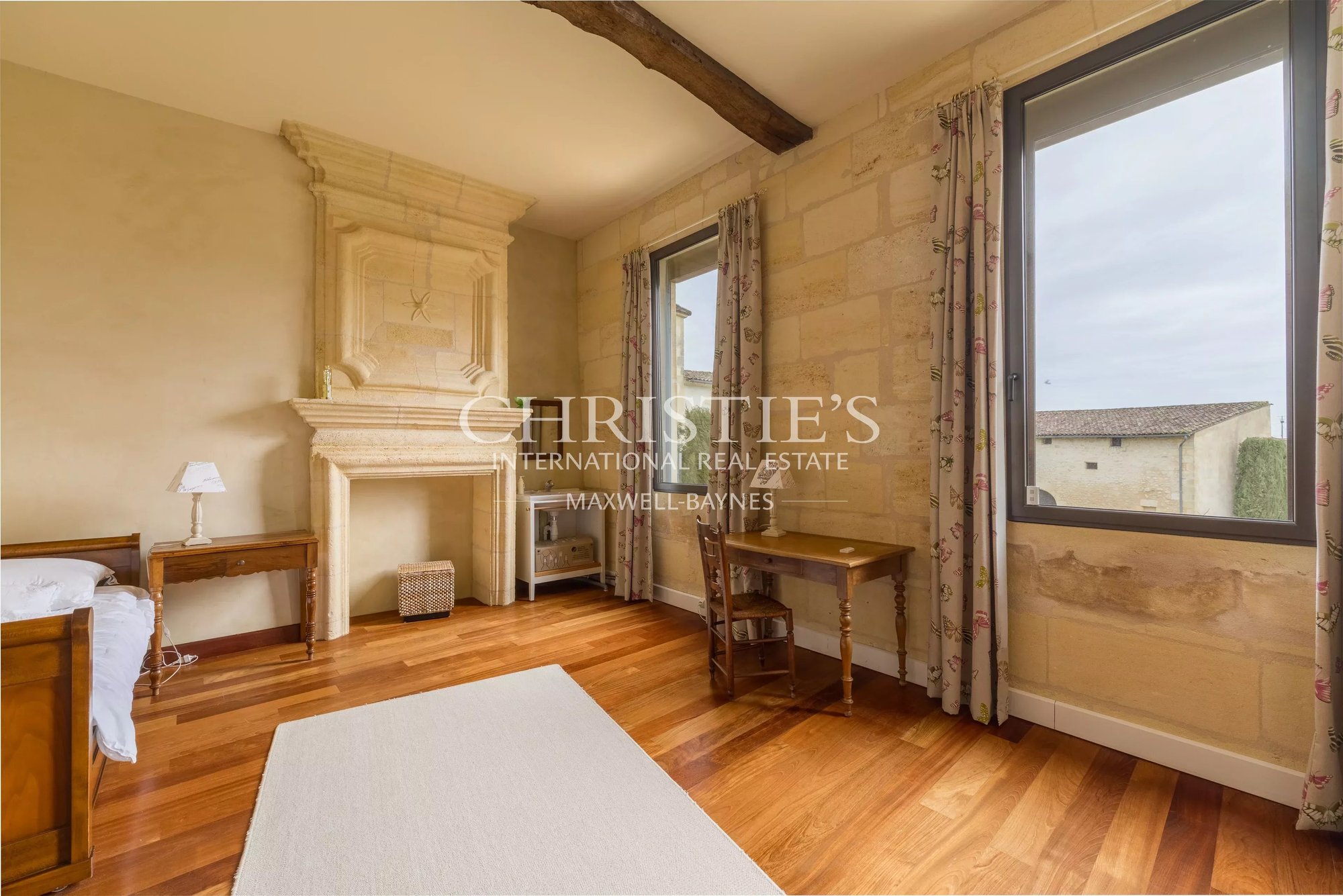 Magnificent Historic Château In The Bordeaux And Saint émilion Region