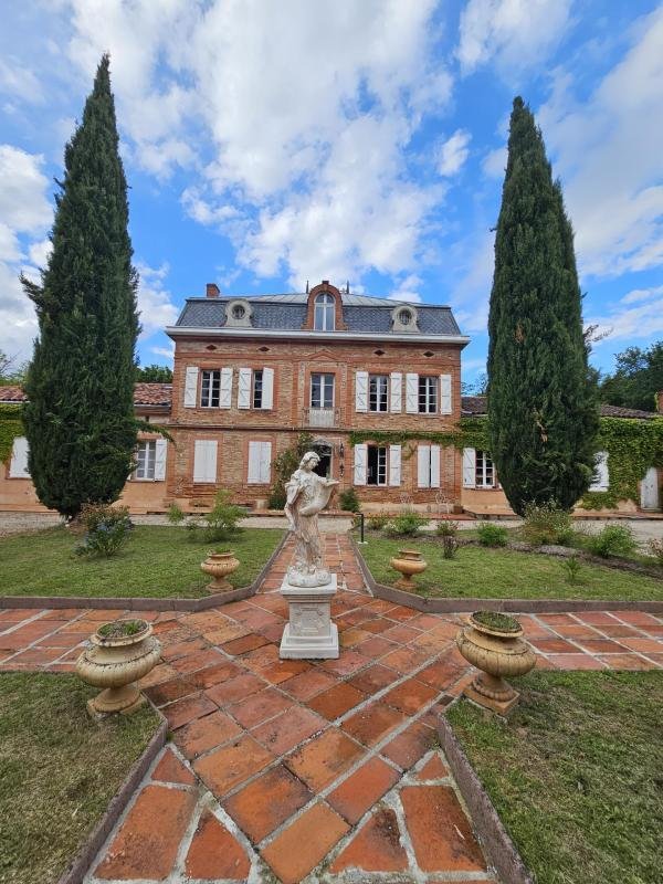 Magnifique Chateau Dans Le Lauragais (31)