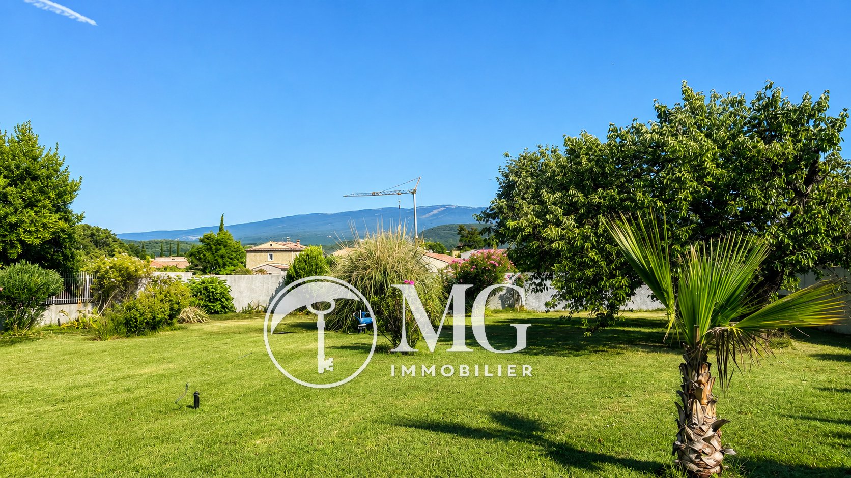 Maison De Caractère De 200 M² Avec Piscine Couverte Et Vue Sur Les Pénitents