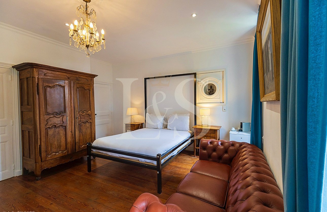 Prestigious Castle With Spa & Swimming Pool In Drôme Provençale
