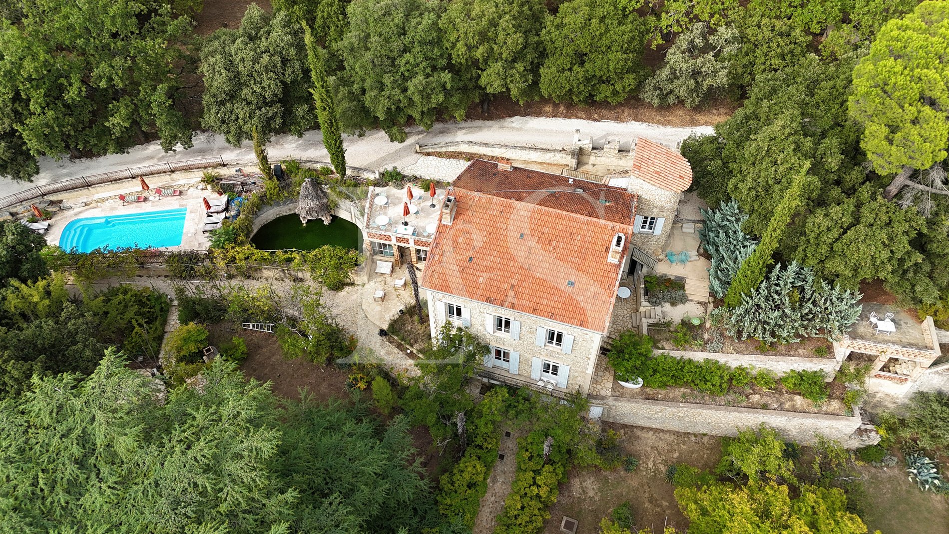 Prestigious Castle With Spa & Swimming Pool In Drôme Provençale