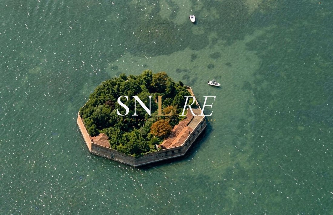 Private Octagon In The Venice Lagoon