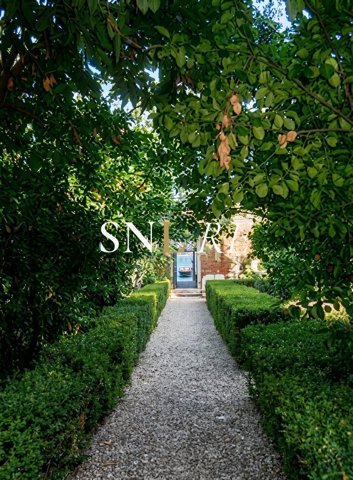 Private Octagon In The Venice Lagoon