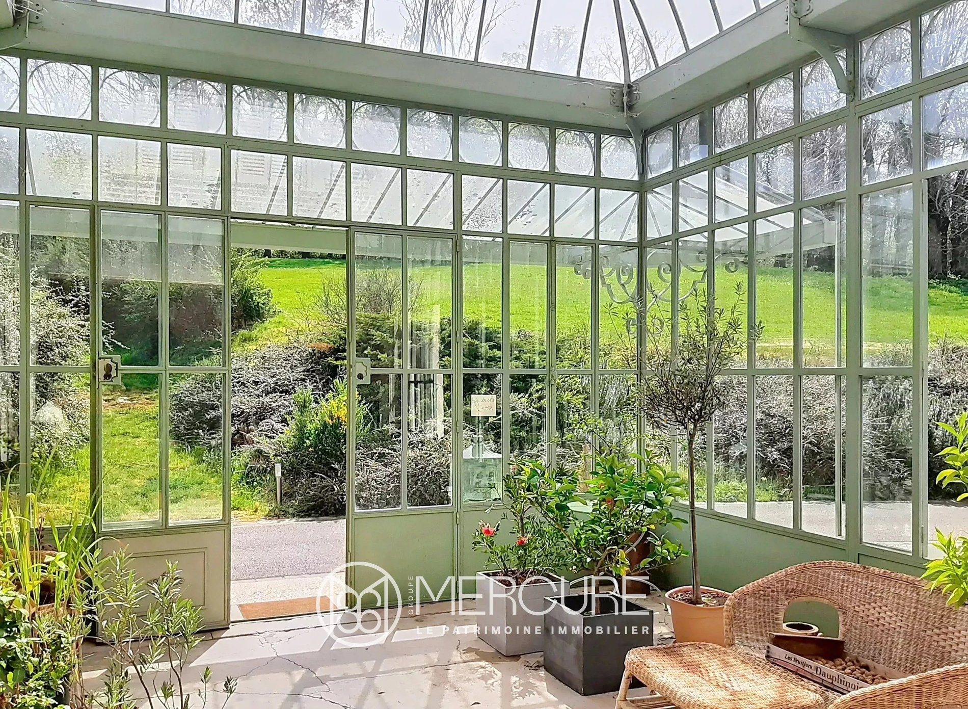 Renovated Château, 66 Ha, Swimming Pool, Spring