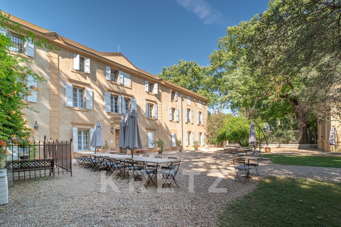 Restored Castle With 25 Hectares Of Vineyards - 3