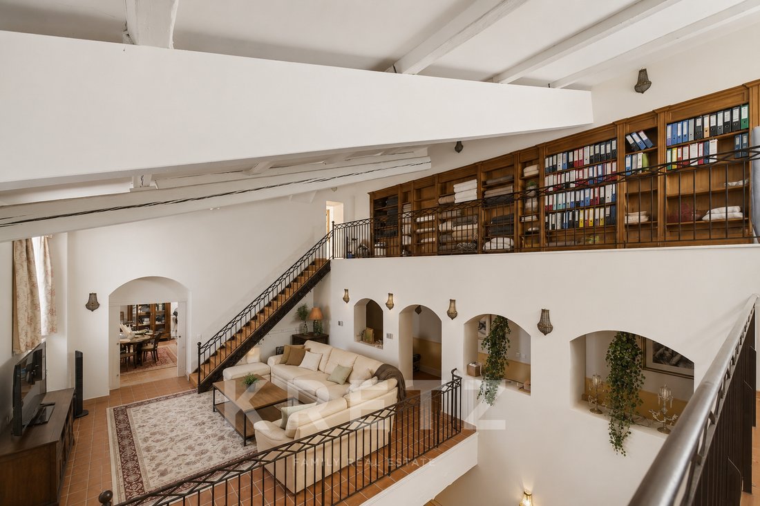 Restored Castle With 25 Hectares Of Vineyards - 5