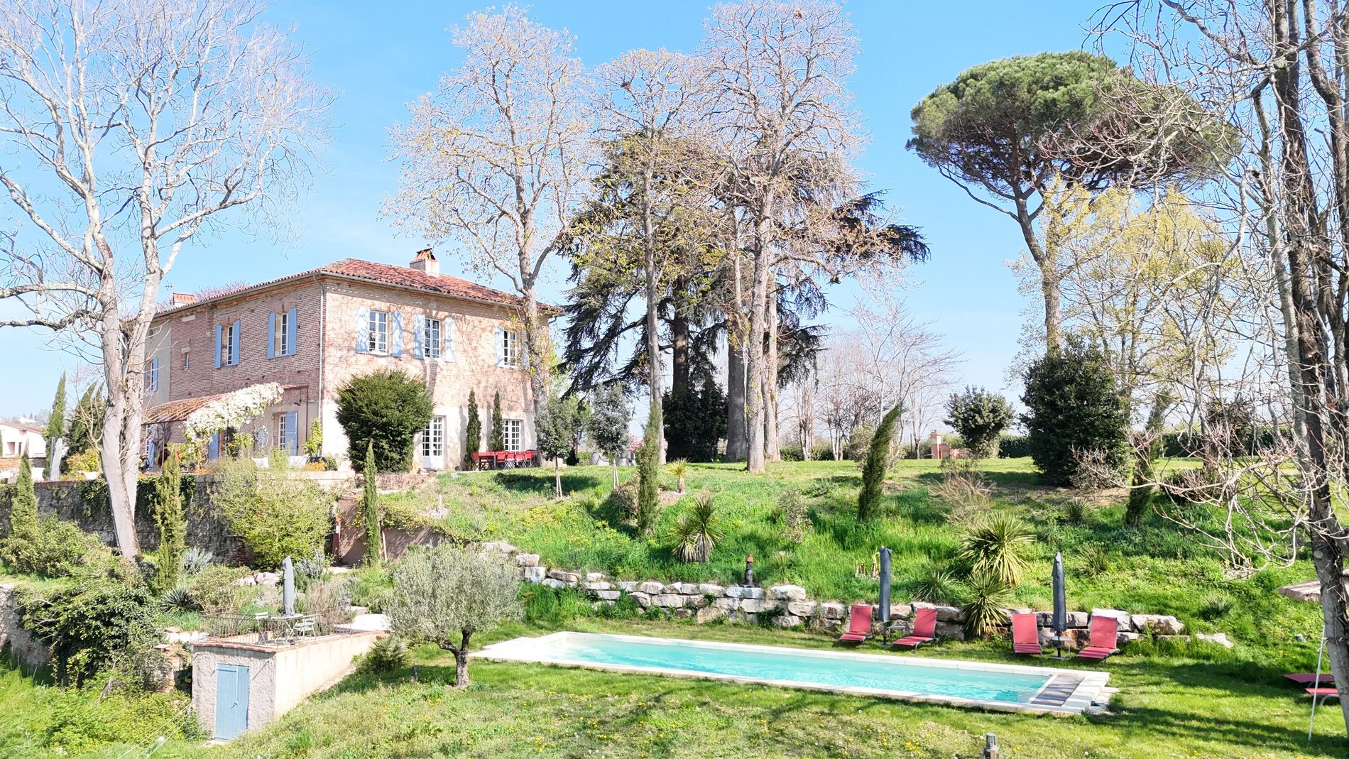 Sale / Castle