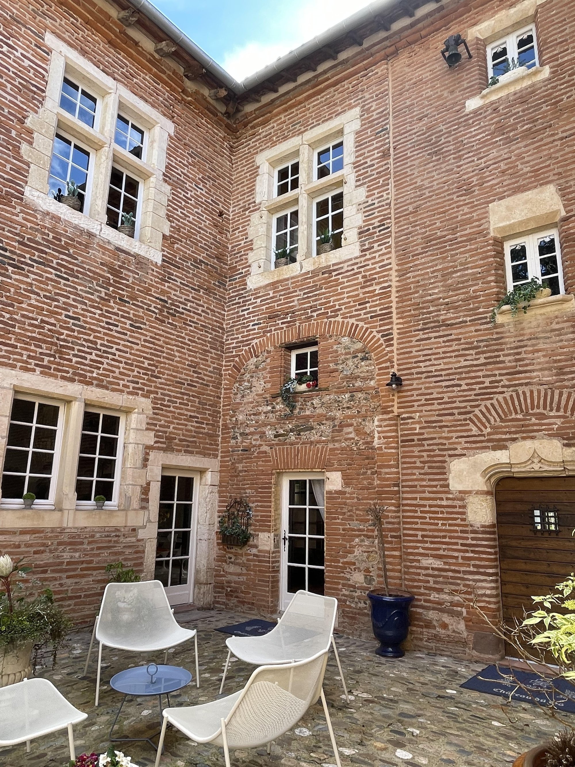 Sale / Castle