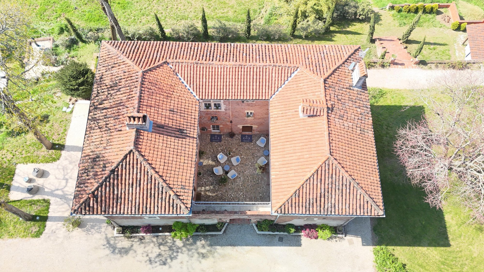 Sale / Castle