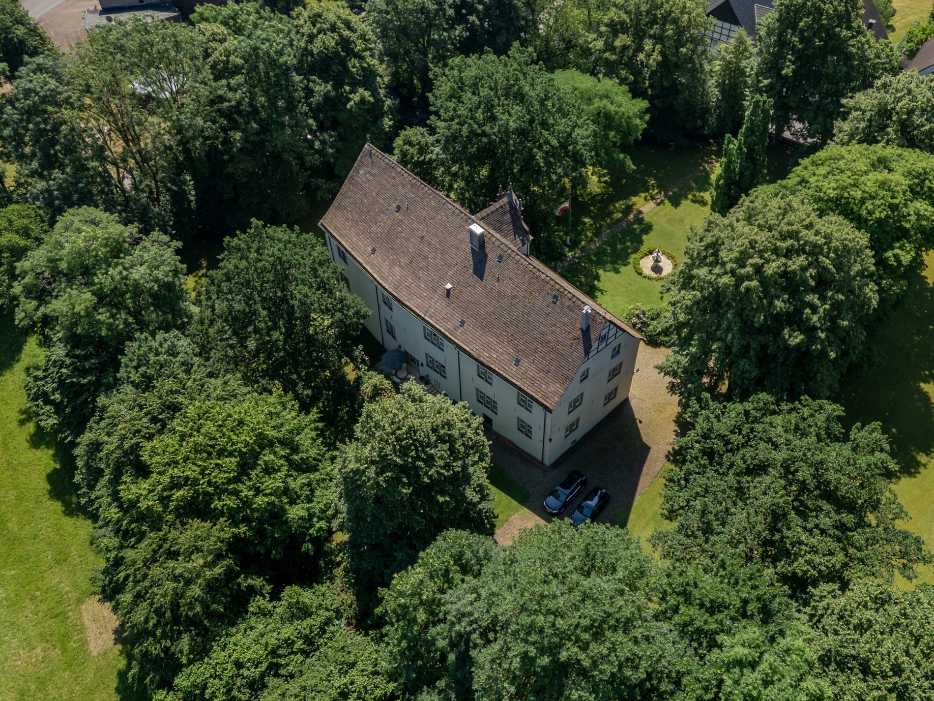Schloss Alverdissen – Ein Kulturdenkmal Von Außergewöhnlicher Geschichte Und Zeitloser Eleganz