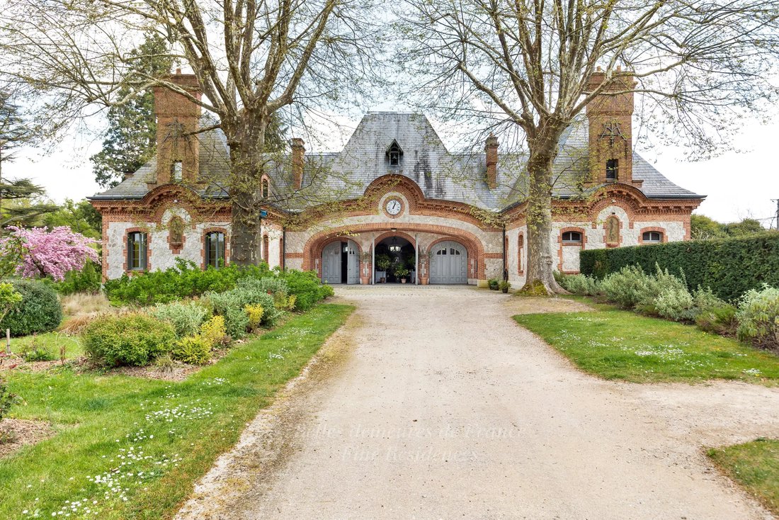 Sologne – An Entirely Revamped 19th Century Chateau In 30 Hectares - 4