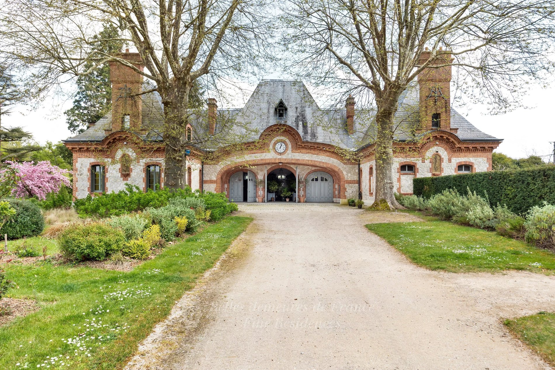 Sologne – An Entirely Revamped 19th Century Chateau In 30 Hectares