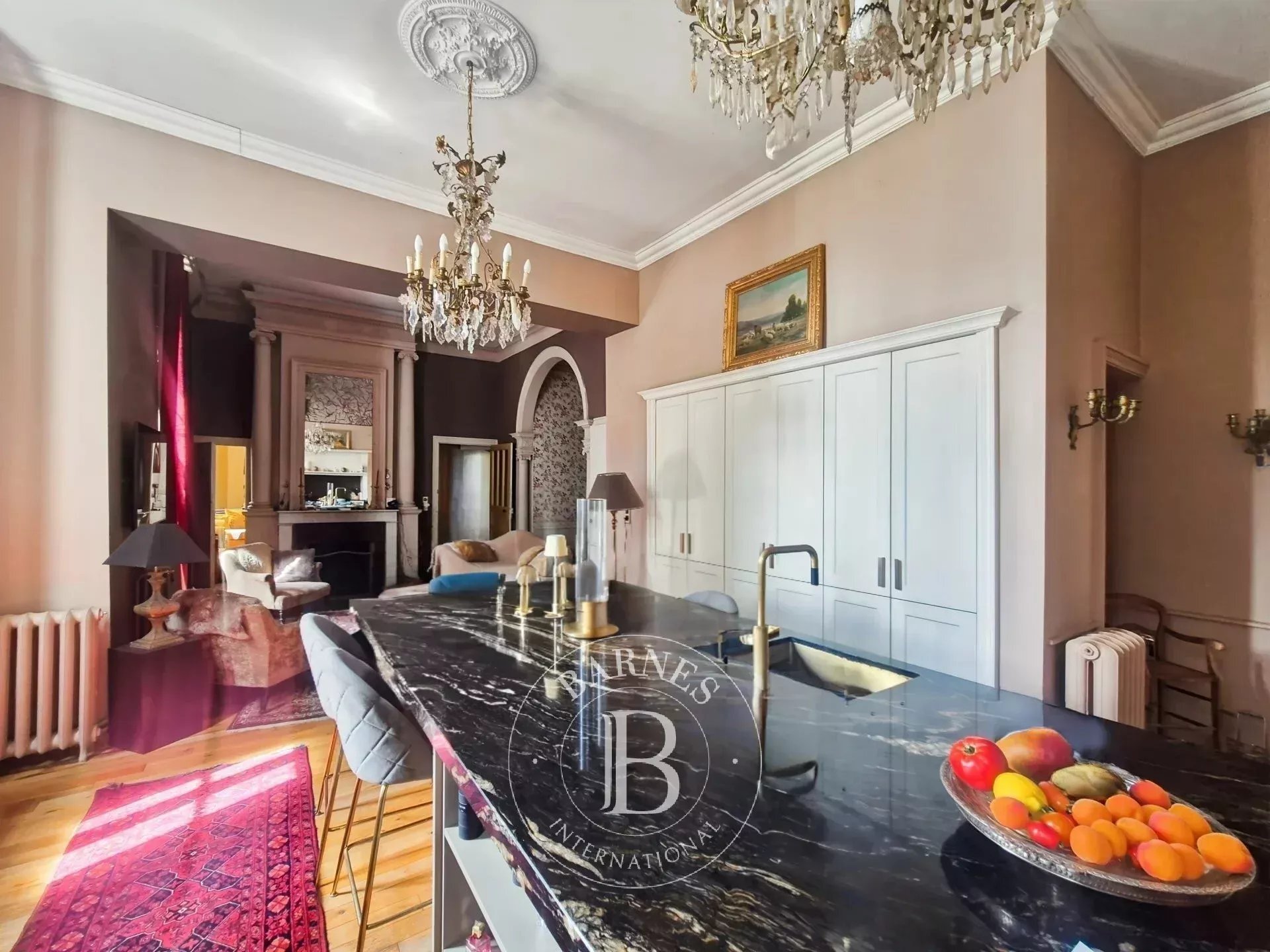 South Of Clermont Ferrand, An Elegant Family Home Nestled Between A Landscaped Park And The Auvergne