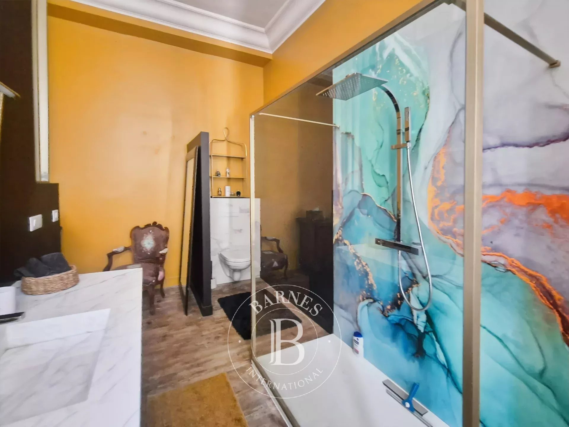 South Of Clermont Ferrand, An Elegant Family Home Nestled Between A Landscaped Park And The Auvergne