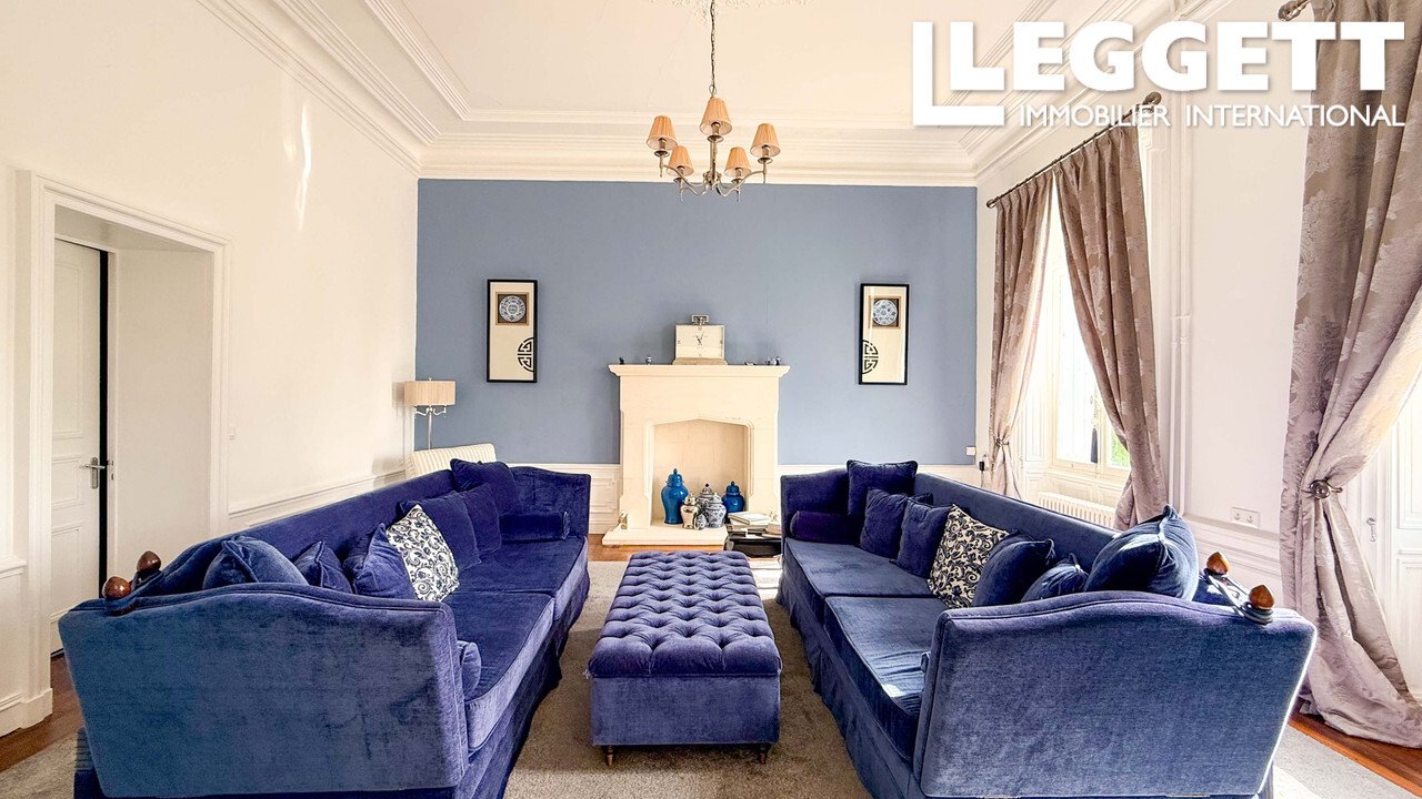 Stunning Beautifully Restored 19th Century Chateau 12 Bedrooms, 9 Bathrooms, Centre Of Aulnay, Pool,