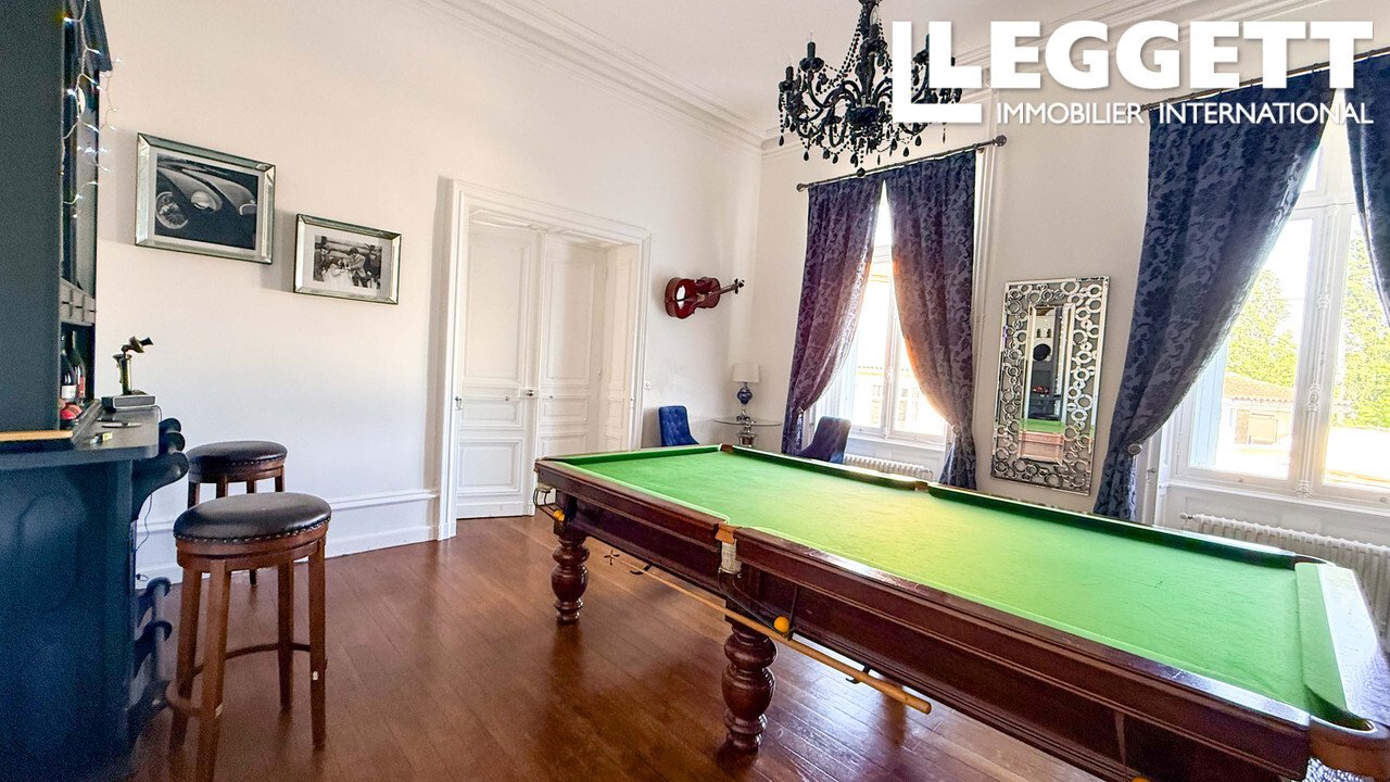 Stunning Beautifully Restored 19th Century Chateau 12 Bedrooms, 9 Bathrooms, Centre Of Aulnay, Pool,