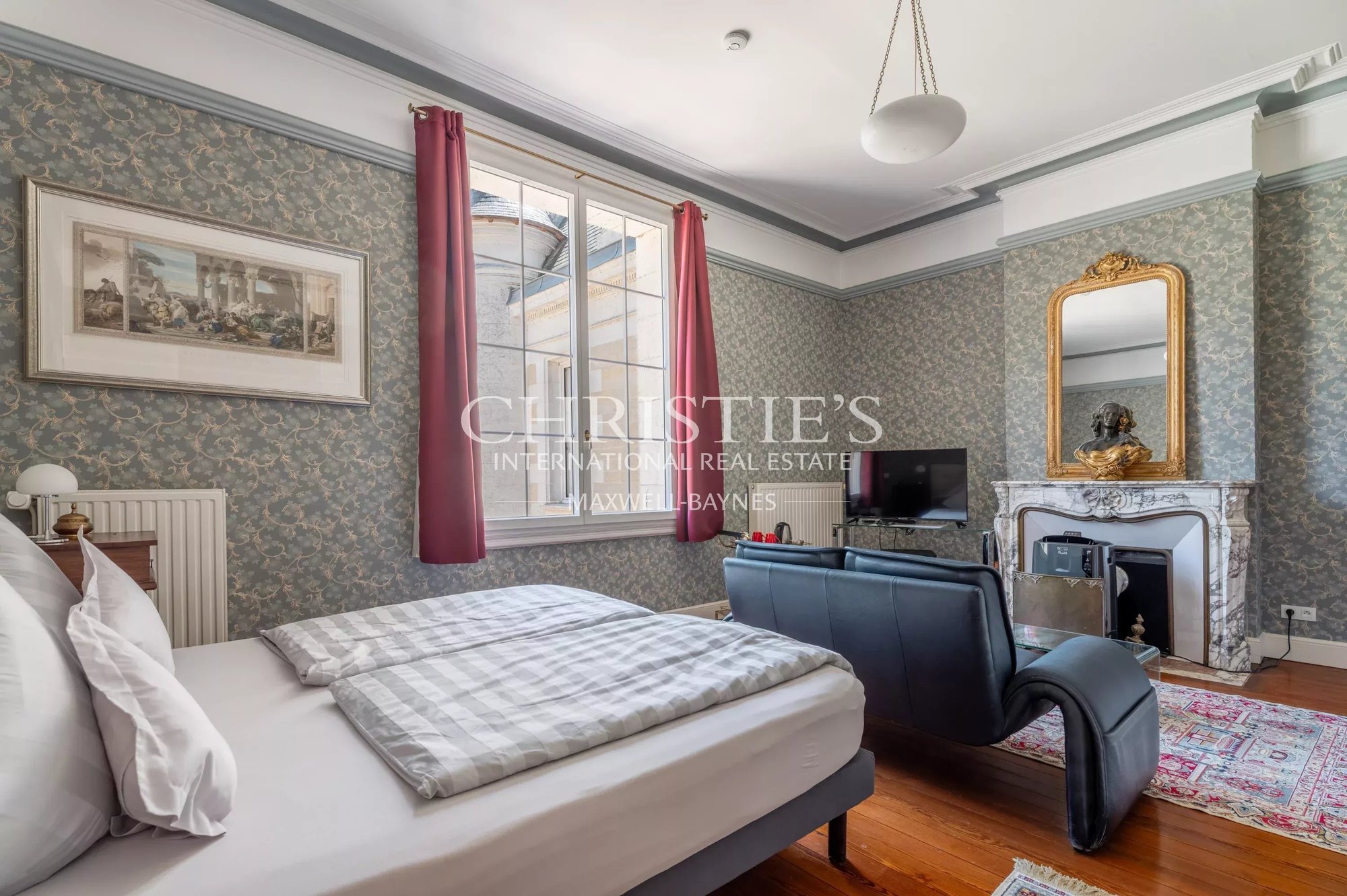 Stunning Chateau With Professional Equestrian Facilities