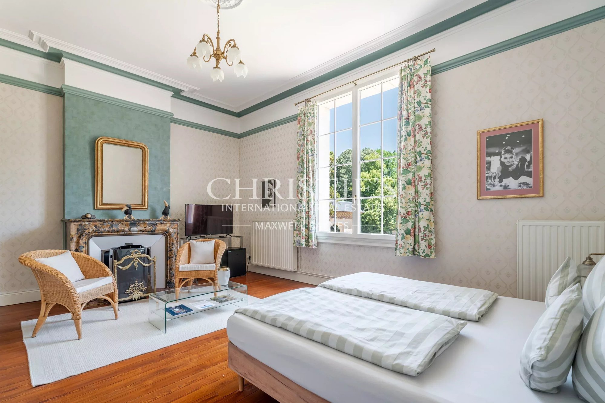 Stunning Chateau With Professional Equestrian Facilities